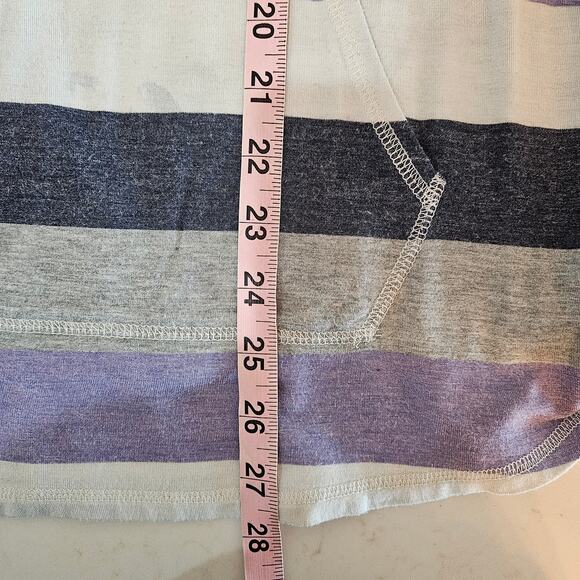 Women's Short Sleeve Hoodie by Sundays Size 1X - Picture 9 of 10